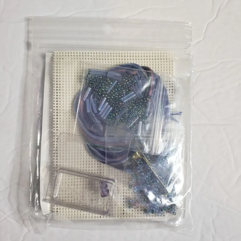 MILL HILL Sapphire Dragonfly Pin MHDF1 Counted Glass Bead Cross Stitch Kit NEW